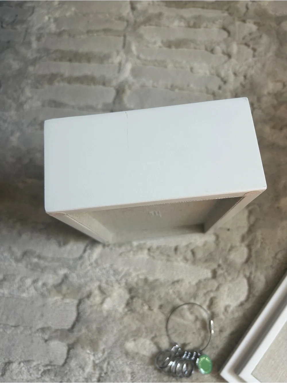Stella & Dot White Jewelry Ring Box with ring sizers